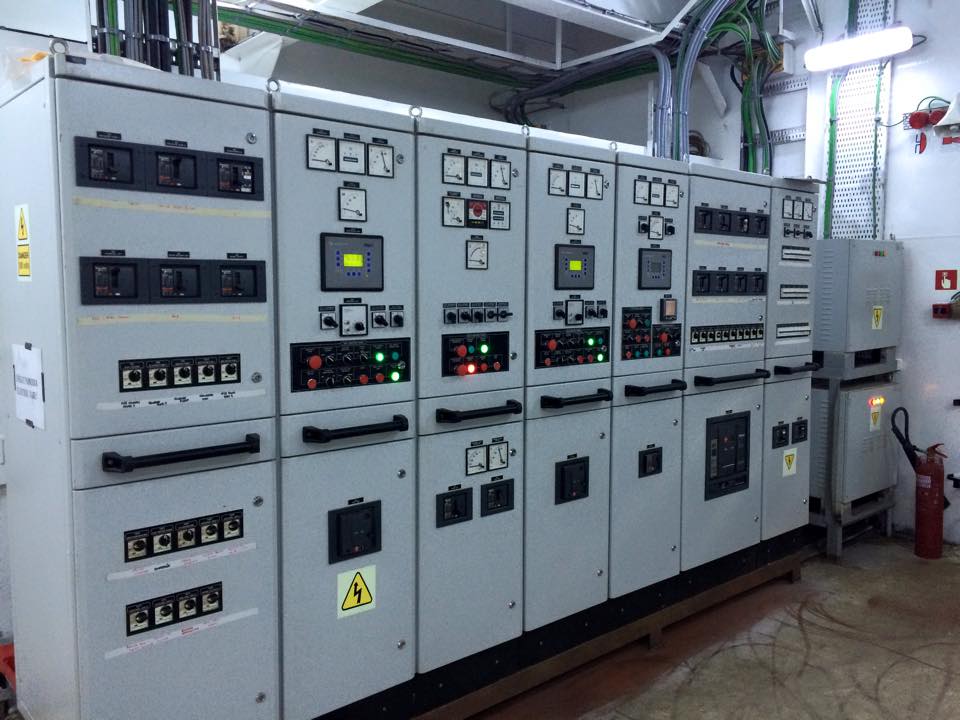 Denizcilikte Güvenlik: Gemi Elektrik Panoları ve Radar Sistemleri